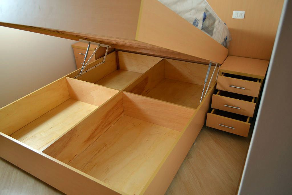 Cama de casal em estilo box moderno e com pistão de alto padrão feito em São Paulo